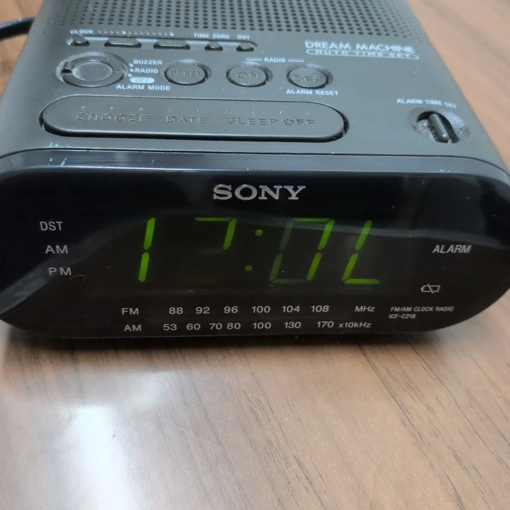 SONY ICF-C218 Dream Machine AM/FM LED Alarm Clock Radio Snooze Battery